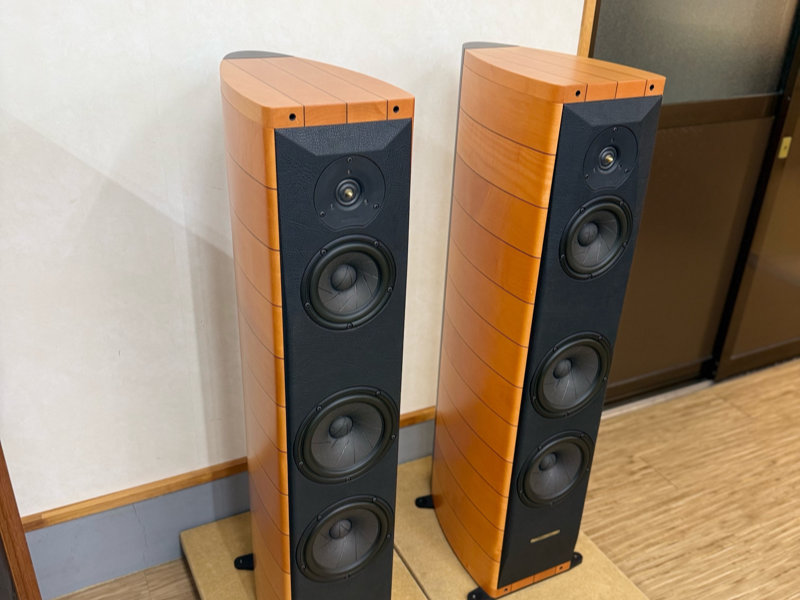 エンクロージャーが特徴的なSonusfaber Cremona