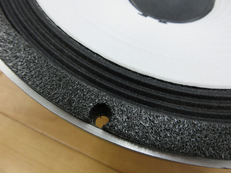 フレーム再研磨も実施。甦ったJBL 2213H。
