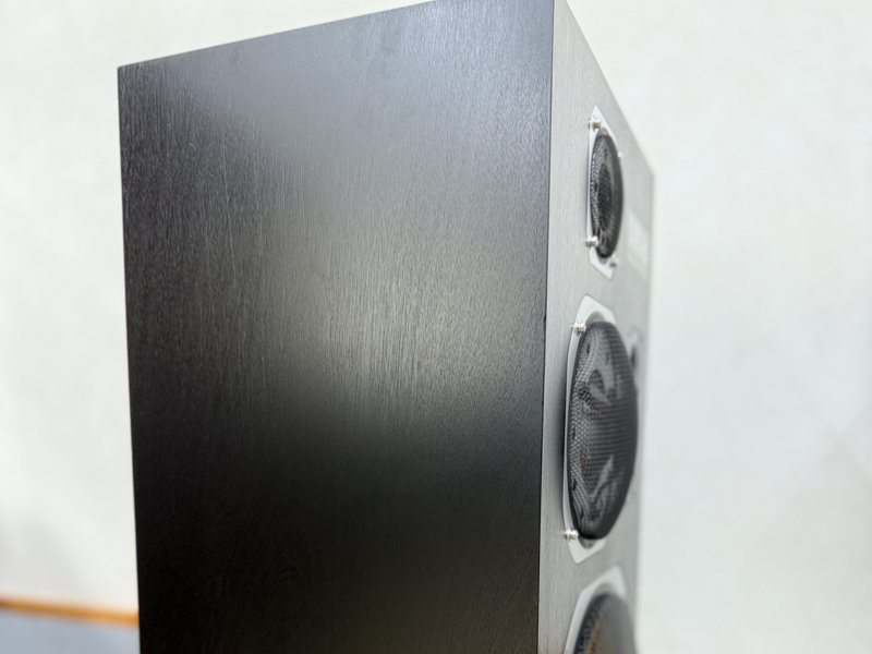 再塗装によりうつくしい木目も甦りました