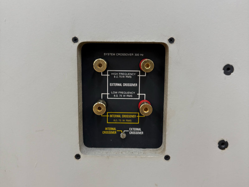 ターミナルはDaytonAudioのバナナプラグ対応品に交換