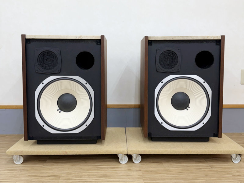 レリックですべてのオーバーホールが完了したJBL L101 Lancer